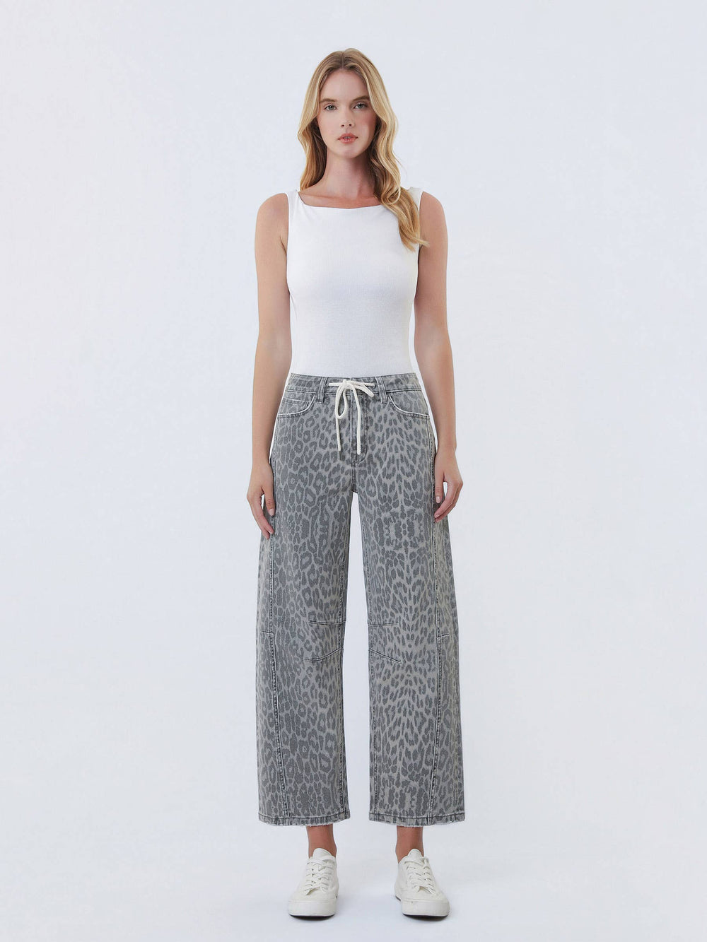 HIGH RISE DRAWSTRING GREY LEOPARD BARREL JEANS T7327GLP