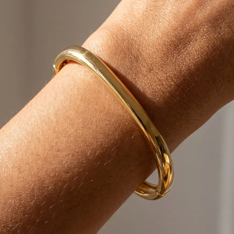 Simply Golden Hinged Bangle