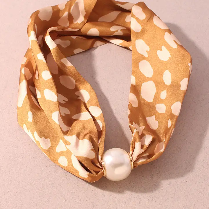 Pearl and Prowl Magnetic Scarf